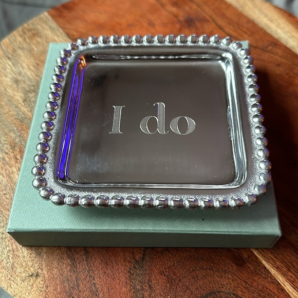 WEDDING ITEMS -Mariposa square beaded “I Do” tray and 6 His&Hers wine charms - Picture 4 of 8